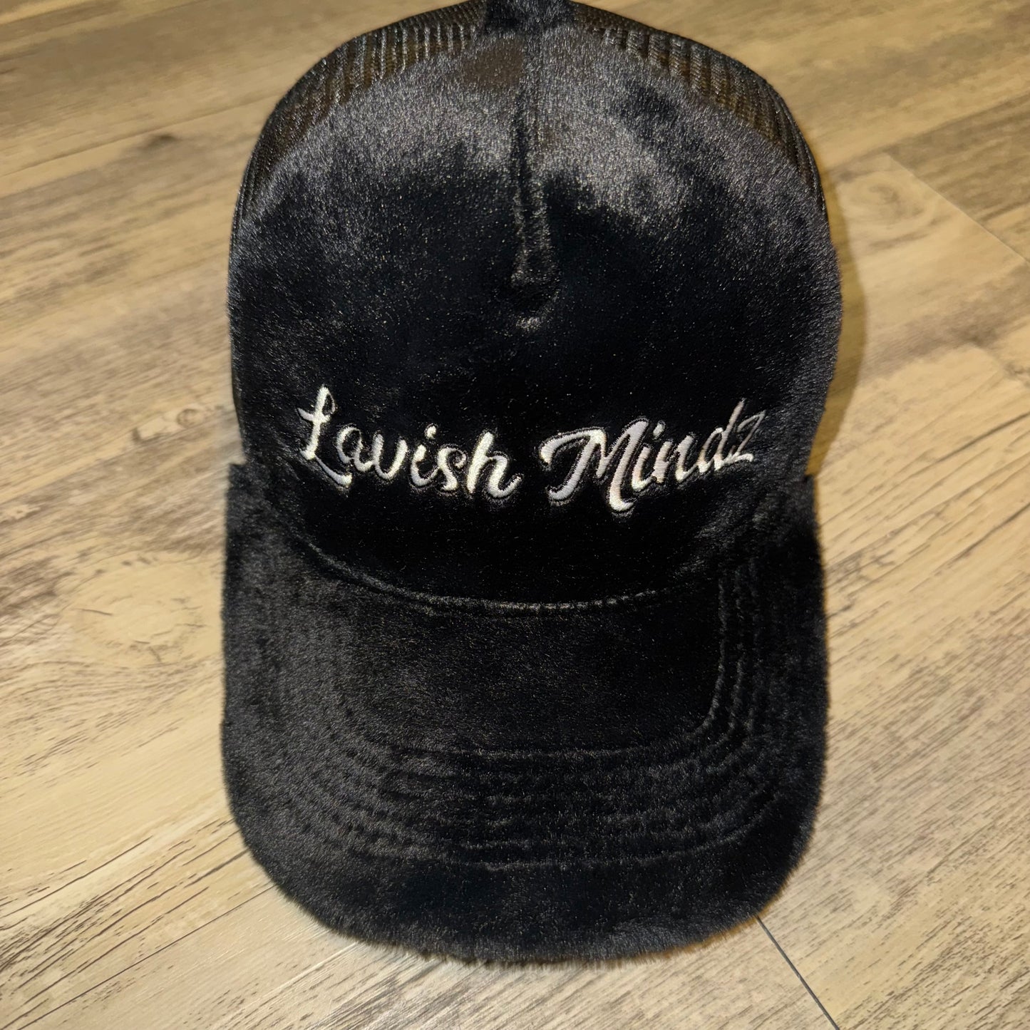 Fuzzy Lavish Mindz Hat “Black”