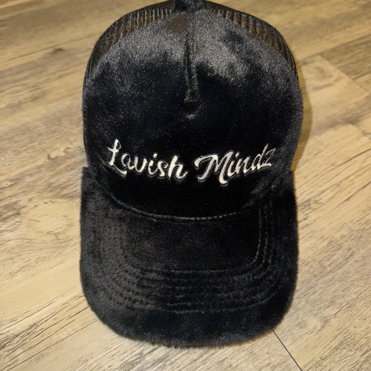 Fuzzy Lavish Mindz Hat “Black”